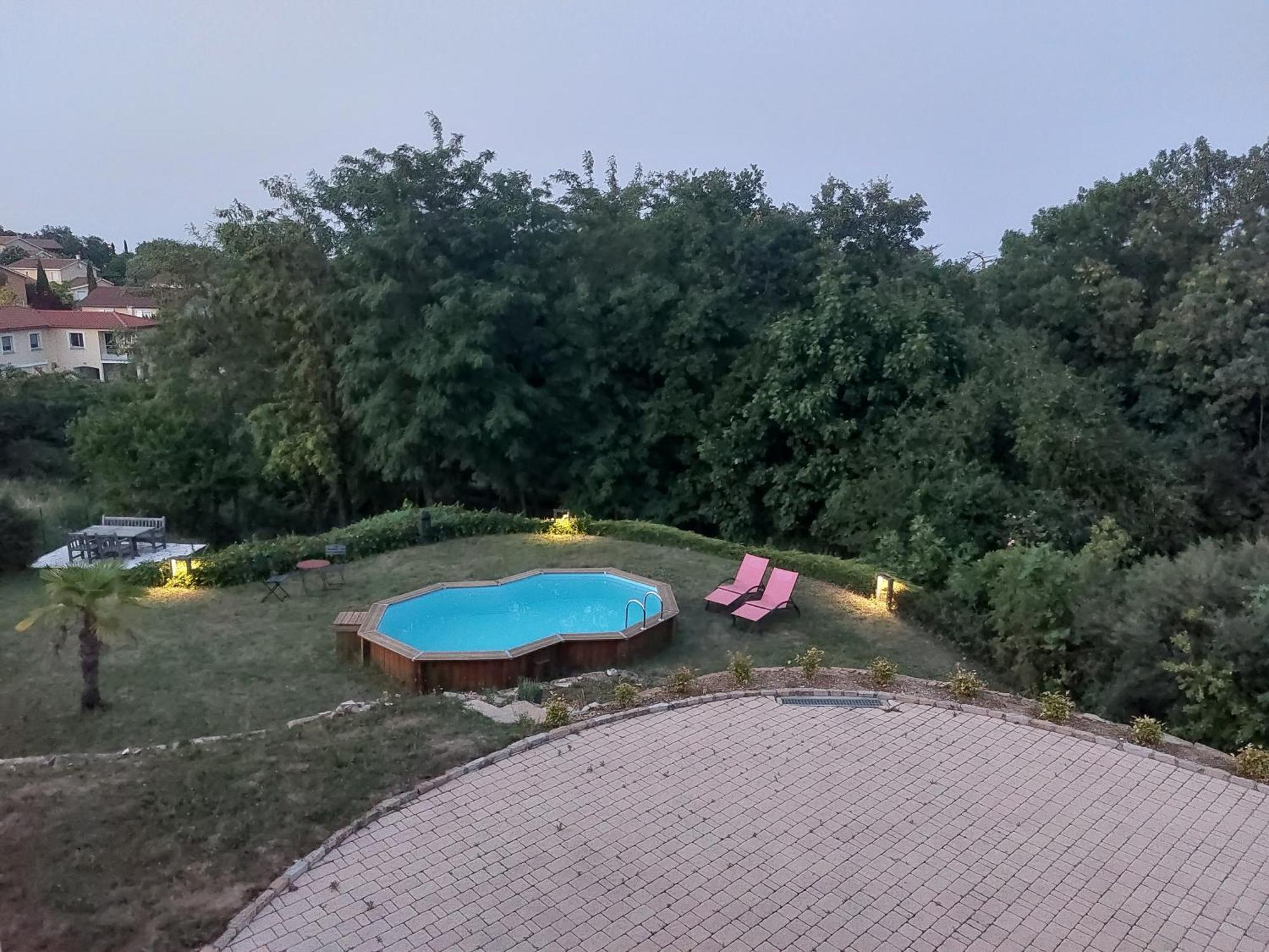 Comme Dans Un Ecrin - T2 De 50 M² Avec Jardin, Terrasse Et Piscine Apartamento Vernaison Exterior foto