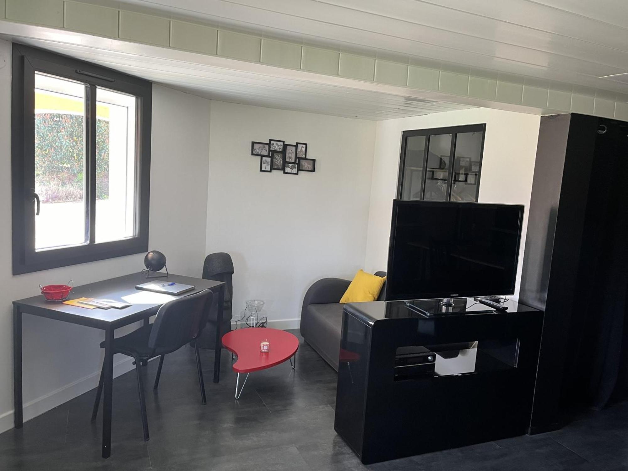 Comme Dans Un Ecrin - T2 De 50 M² Avec Jardin, Terrasse Et Piscine Apartamento Vernaison Exterior foto